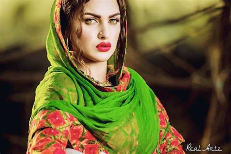 himanshi khurana images